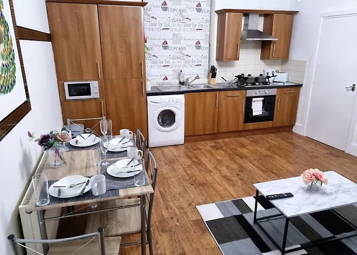 *6B7R* Setup For Your Most Relaxed & Amazing Stay + Free Parking + Free Fast Wifi*