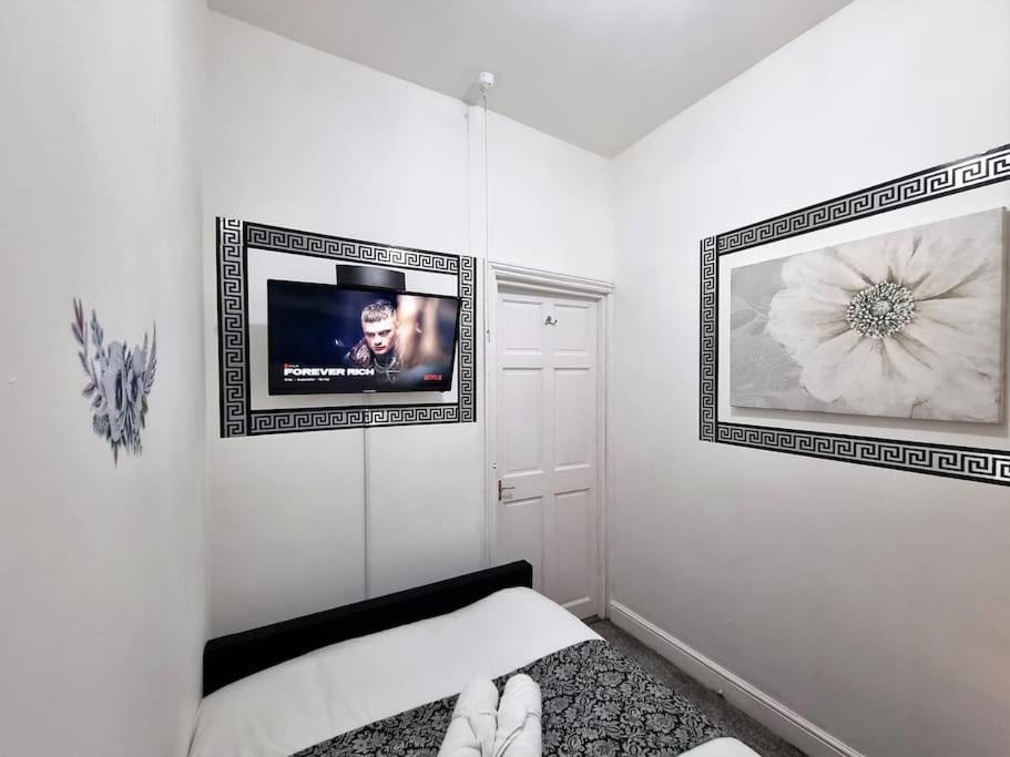 *6b7r* Setup For Your Relaxed & Amazing + Free Parking + Free Fast Wifi* Holiday home