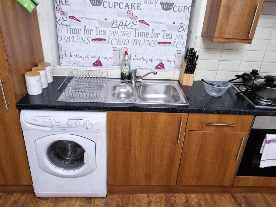 *6b7r* Setup For Your Relaxed & Amazing + Free Parking + Free Fast Wifi* Holiday home